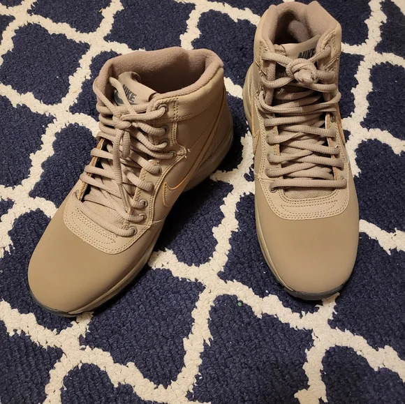 Nike mens khaki trainers deals